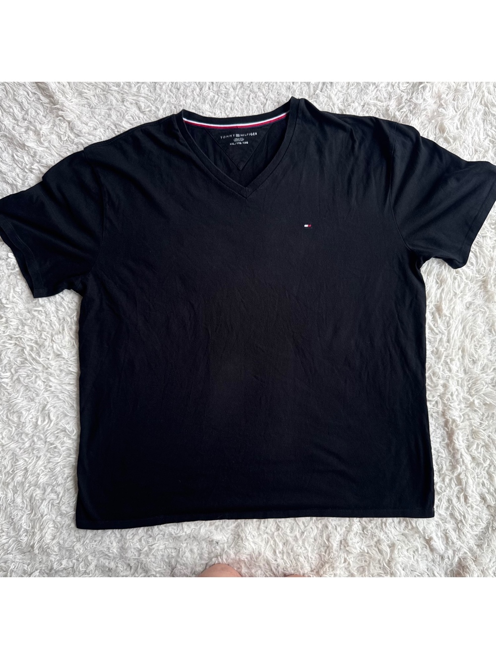 Tommy black tee